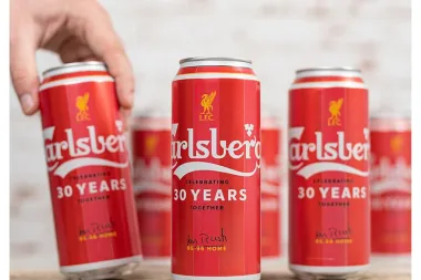 Posebno izdanje Carlsberg limenke za 30 godina partnerstva s Liverpoolom