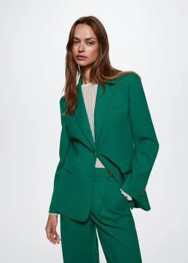 Smaragdno zelena je hit boja za jesen. Pronašle smo komade koji će začiniti svaki look