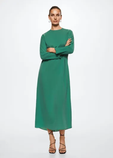 Smaragdno zelena je hit boja za jesen. Pronašle smo komade koji će začiniti svaki look