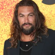 Jason Momoa je zbog protesta obrijao svoje prepoznatljive uvojke