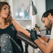 Razmišljaš o novoj tetovaži? Znaš li koja najbolje predstavlja tvoj horoskopski znak?