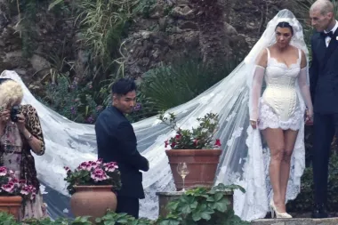Top ili flop? Ove slavne dame udale su se u kratkim vjenčanicama