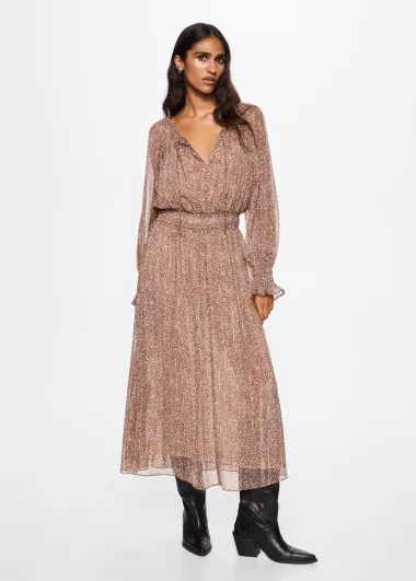 Haljine s printom idealne su za razigrane jesenske kombinacije, a Mango i Zara imaju odlične modele