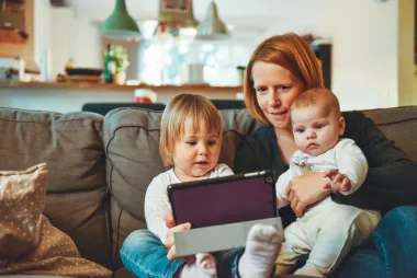 Kad djetetu kupiti mobitel? Ne žuri s odlukom i razmisli o ovih 5 stvari