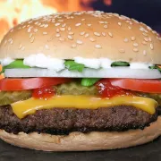 Pripremite hamburger na nešto drugačiji način uz pomoć dva provjerena recepta