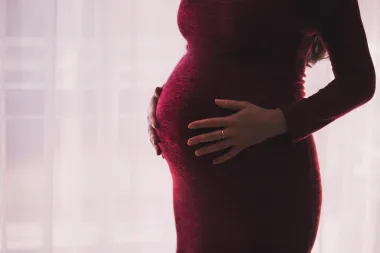 Znanstvenici otkrili: Bebe rade grimase u trbuhu kada mama jede određenu hranu