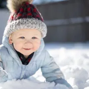 Pametno ili suludo? Bebe u Skandinaviji spavaju vani i kada su temperature ispod nule