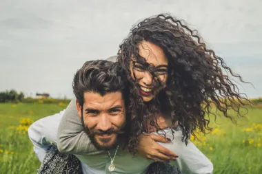 7 'malih stvari' koje ljude čine puno sretnijima u vezama
