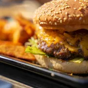 Kako se priprema najbolji domaći burger?
