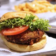 Kako se priprema ukusni pileći hamburger?