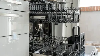 Vrati joj sjaj: Pet znakova da je perilici posuđa potrebno detaljno čišćenje