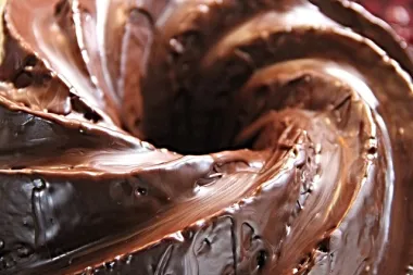 Brzi kremasti kolač od čokolade savršen čokoladni desert
