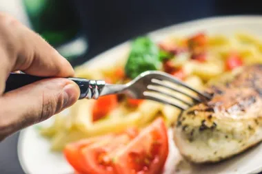 Ideja i recept za brz i zdrav ručak piletina s povrćem
