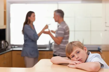 Nevidljivi ožiljci: 5 znakova da si odrasla s emocionalno nasilnim roditeljima