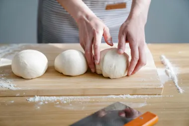 Želiš napraviti mekano tijesto za pizzu? Imamo recept i upute za pripremu