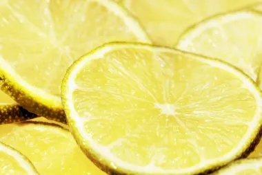 Kremasti kolač od limuna osvježavajući i lagani desert