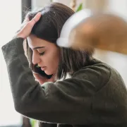 Kako kao odrasla osoba roditeljima reći 'ne' i postaviti granice u odnosu?