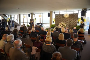 Terezi Kesoviji, Dragi Dikliću, Stjepanu Jimmyju Staniću i Croatia Recordsu dodijeljena nagrada „Nova ploča“ za njihov izuzetan doprinos diskografiji i glazbenoj kulturi