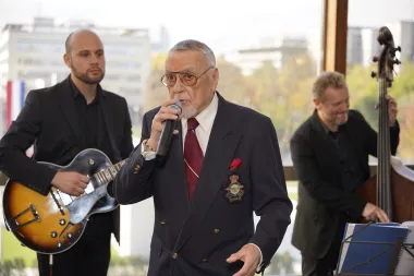 Terezi Kesoviji, Dragi Dikliću, Stjepanu Jimmyju Staniću i Croatia Recordsu dodijeljena nagrada „Nova ploča“ za njihov izuzetan doprinos diskografiji i glazbenoj kulturi
