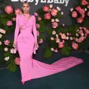 Nikad mršavija Kim Kardashian izgledala poput Barbike, Olivia Wilde pokazala 'ubojite' trbušnjake