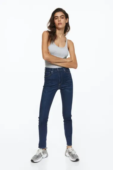 Skinny traperice opet su IN: Kako ih nositi i gdje pronaći najbolje modele?