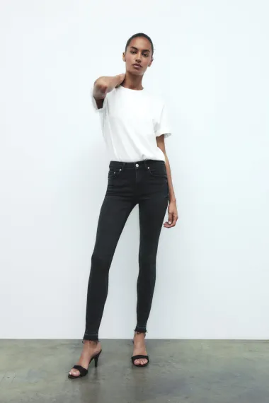 Skinny traperice opet su IN: Kako ih nositi i gdje pronaći najbolje modele?