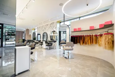 Zavirite u najljepši frizerski salon u Hrvatskoj koji svojim uređenjem stoji uz bok salonima svjetskih metropola – Salon Franić