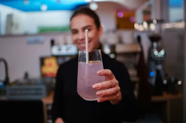 TEN22: Novi zagrebački dnevni bar u kojemu možete uživati u kavi, koktelima i dobroj glazbi