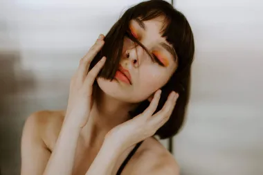 Šarenilo i rumenilo: Pet beauty trendova koji će dominirati u party sezoni