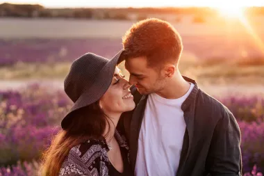 Muškarci rođeni u ovim horoskopskim znakovima svoje žene tetoše kao kraljice