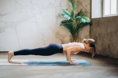 Plank je jedna od najučinkovitijih vježbi, ali koliko ga dugo treba držati?