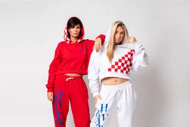 Leticija Kovač, kći Anice i Roberta, dizajnirala je navijačke trenirke