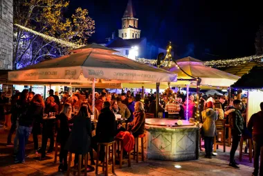 Saznaj sve o adventskom spektaklu s dalmatinskim štihom i dočekaj Novu bez stresa