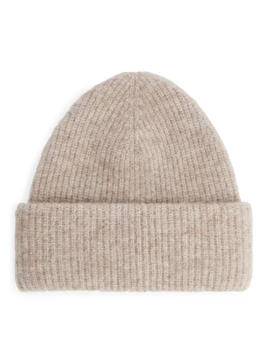 Tople i stylish modne kombinacije idealne za zimu i snijeg