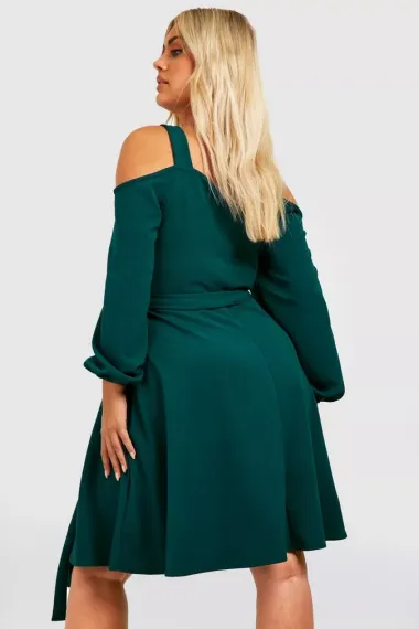 Najljepše elegantne haljine za žene koje nose XL i XXL veličinu