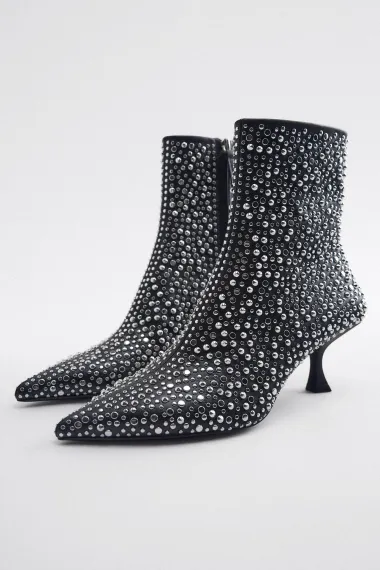 Metalik ili šljokičaste? Pronašle smo party čizmice koje će začiniti svaki outfit