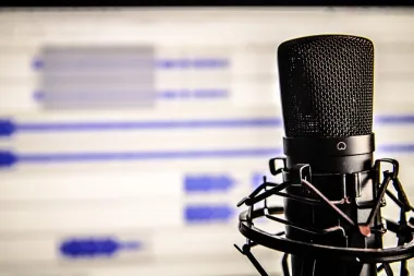 Što je podcast? Koje su osnovne karakteristike podcasta?