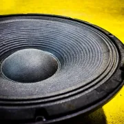 Kako pravilno povezati dva bluetooth zvučnika?