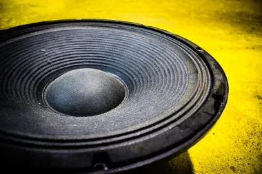 Kako pravilno povezati dva bluetooth zvučnika?