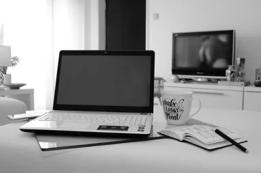 Kako spojiti laptop na TV i to bežično?