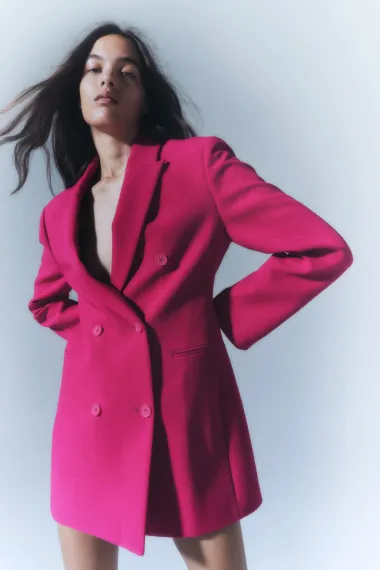 Think pink: Na sniženju smo pronašle 12 upečatljivih komada u trendi ružičastoj boji