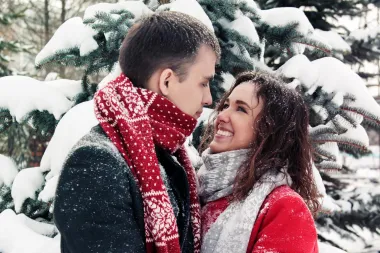 Ne pristaj na manje: 10 stvari koje pravi muškarac donosi u vezu