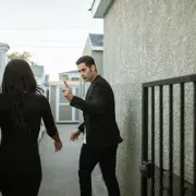 Ovi znakovi otkrivaju da imaš posla sa zaista lošom osobom, kloni je se