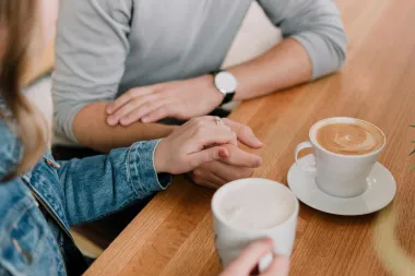 Treba li (i kad) s novim partnerom razgovarati o bivšima?