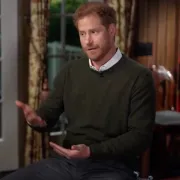 Princ Harry je još jednom optužio palaču da su podmetali priče o njemu i Meghan medijima