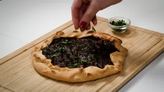 Slasni galette s gljivama idealan je brzinski ručak ili večera
