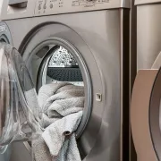 Kako na pravilan način i prirodnim sredstvima dezinficirati perilicu rublja?