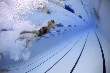 Koja je optimalna temperatura vode u olimpijskom bazenu?