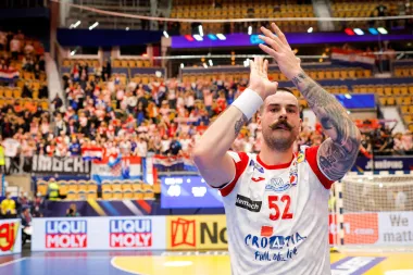 Jesi li ga primijetila? Obožava Hajduk i tetovaže i definitivno je 'prvi brk' naše rukometne reprezentacije