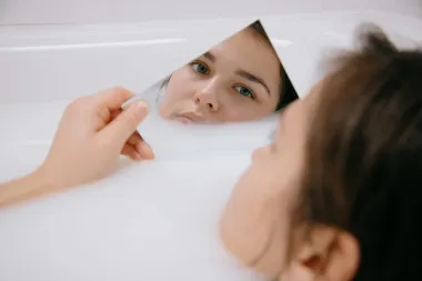 Trik za ljepše lice: 3 problema kod kojih ti led može pomoći i kako ga koristiti